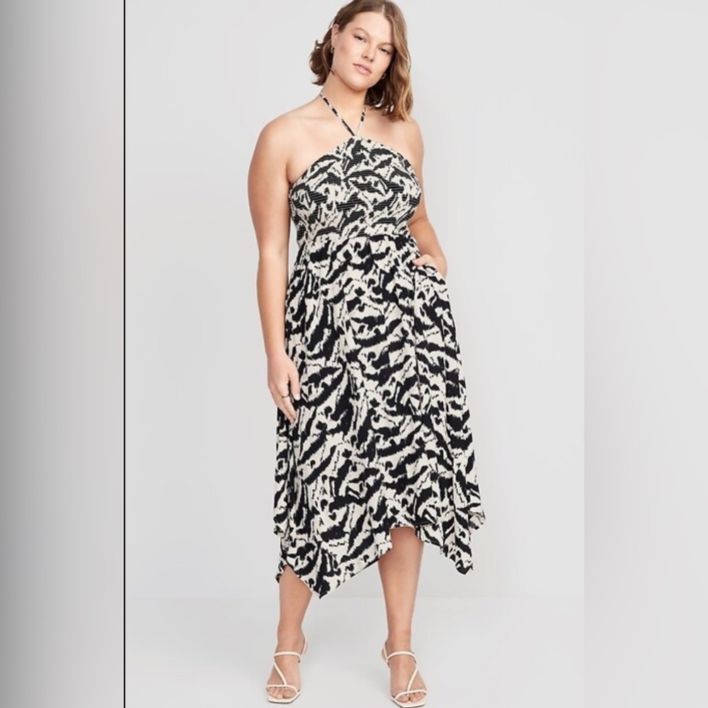 Old Navy Black and Cream Fit and Flare Halter Top Viscose Midi Dress. Sz L